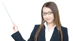 製品をご案内する女性